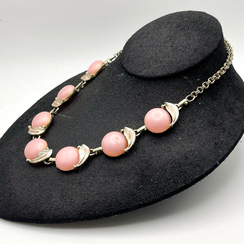 Pretty In Pink Vintage Thermoset Lucite Necklace - Picture 5 of 14